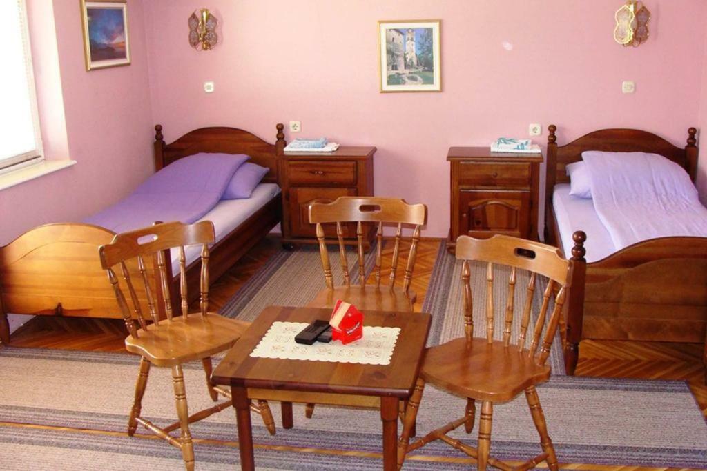 Saraj Guest House Kulen Vakuf Exterior photo